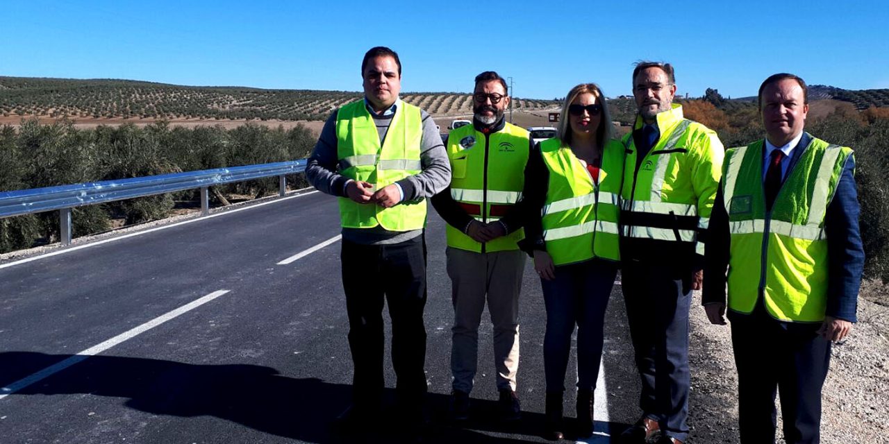 Abre al tráfico la renovada carretera de Martos a Santiago de Calatrava