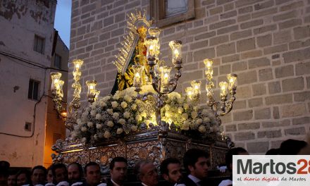 La Virgen de la Villa luce radiante por las calles de Martos