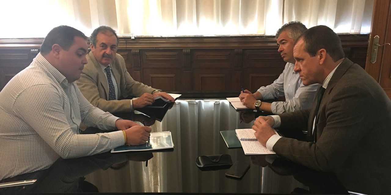 Víctor Torres se reúne con la Asociación Provincial de Constructores y Promotores de Jaén