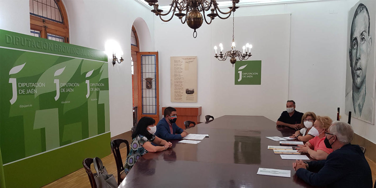 El presidente de la Diputación se reúne con miembros de la Federación de Entidades Culturales Andaluzas en Valencia