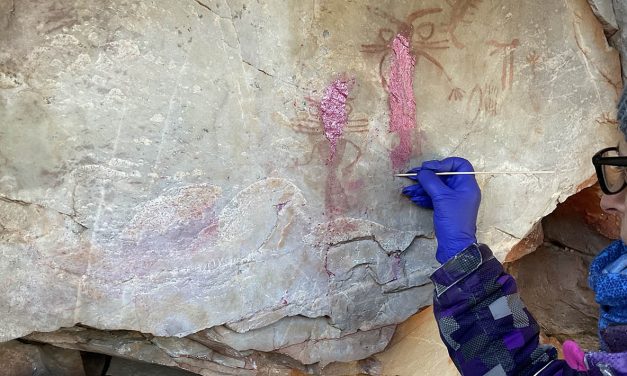 La Consejería de Cultura restaura con éxito tras un acto vandálico las pinturas rupestres de Despeñaperros