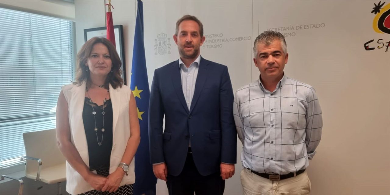 El alcalde defiende en el Ministerio el plan ‘Martos- Corazón de la Vía Verde del Aceite’ en el marco de los planes de sostenibilidad turística de Next Generation EU